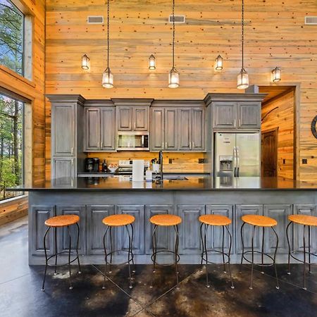 Luxury Cabin In The Woods With Hot Tub And Yard Games! โบรคเคนโบว์ ภายนอก รูปภาพ
