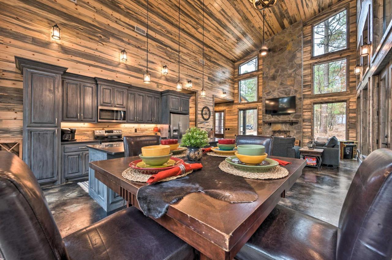 Luxury Cabin In The Woods With Hot Tub And Yard Games! โบรคเคนโบว์ ภายนอก รูปภาพ