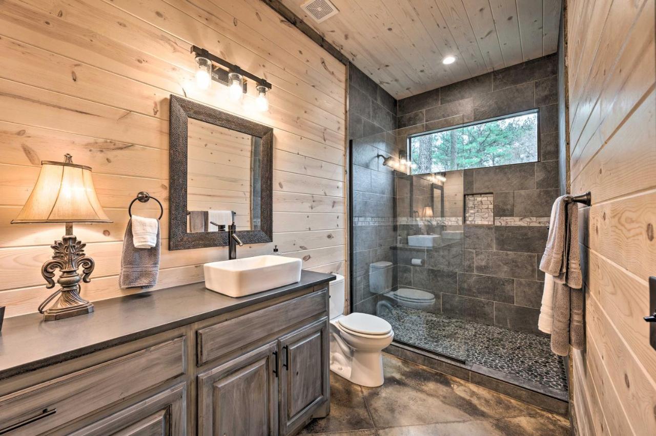 Luxury Cabin In The Woods With Hot Tub And Yard Games! โบรคเคนโบว์ ภายนอก รูปภาพ