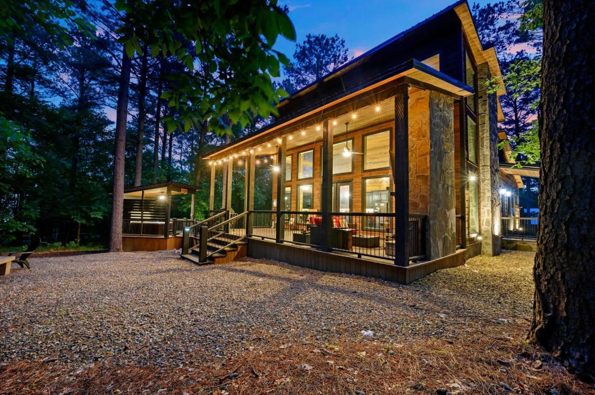 Luxury Cabin In The Woods With Hot Tub And Yard Games! โบรคเคนโบว์ ภายนอก รูปภาพ